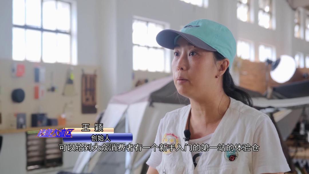 DƬ